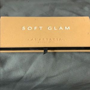 Soft glam palette